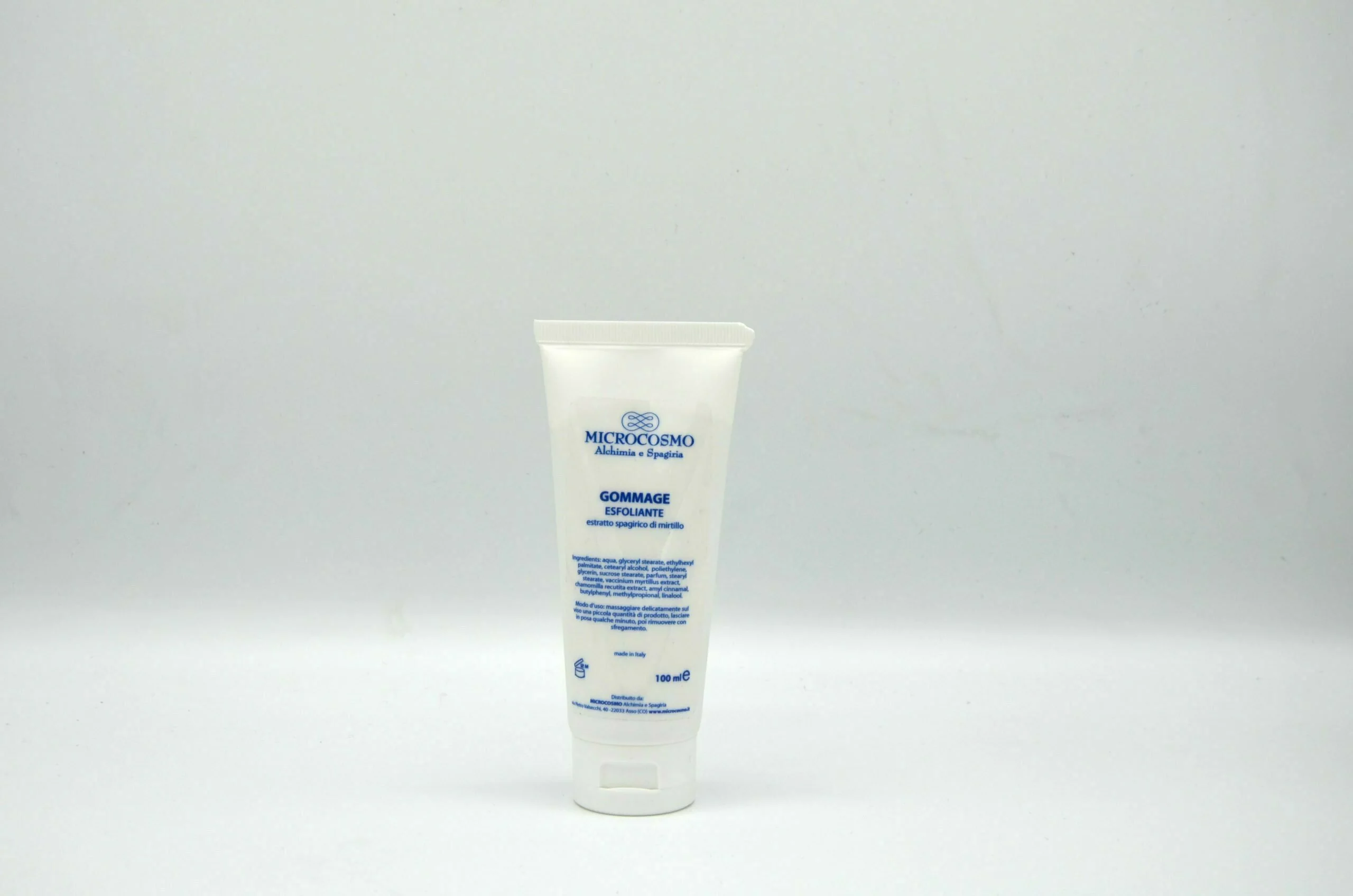 Exfoliating facial scrub
